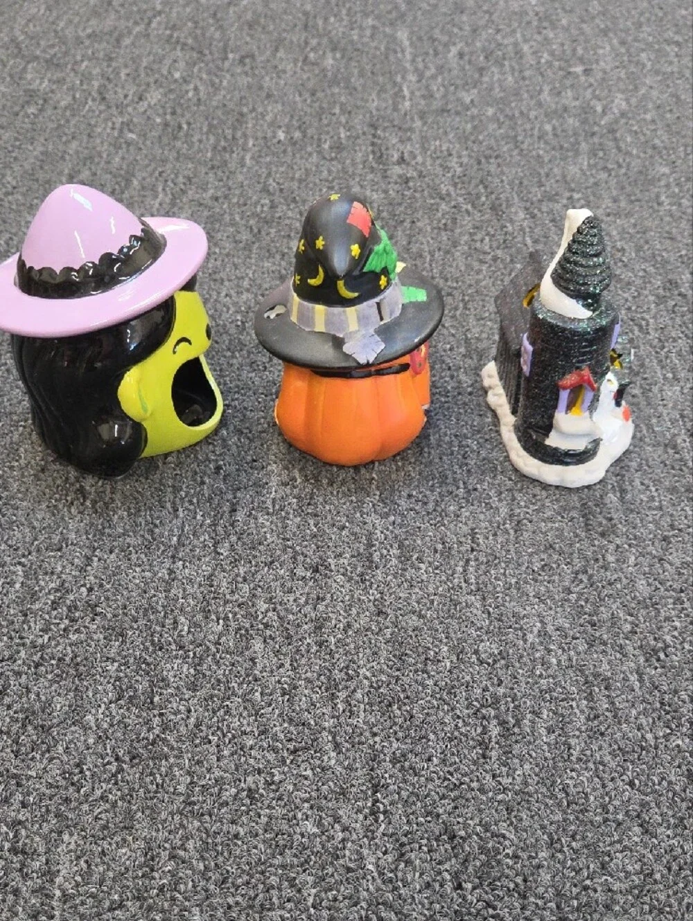 2 Candle Holders & 1 Haunted House Halloween Decor